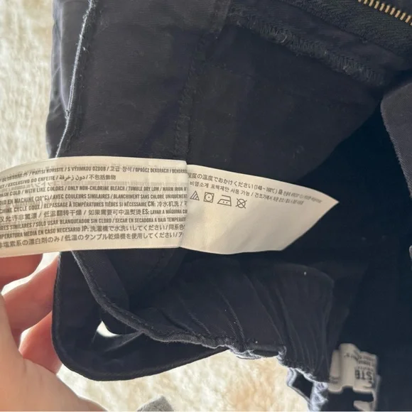 Hollister Ultra High Rise Belted Mom Short 3" - Picture 9 of 9